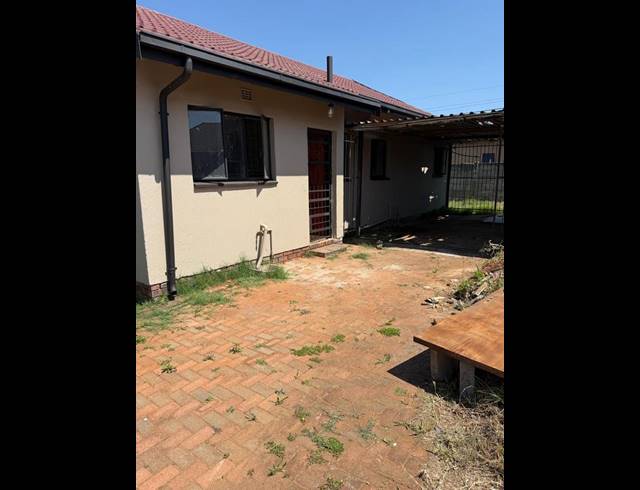 3 BEDROOM HOUSE FOR SALE IN ZAKARIYYA PARK